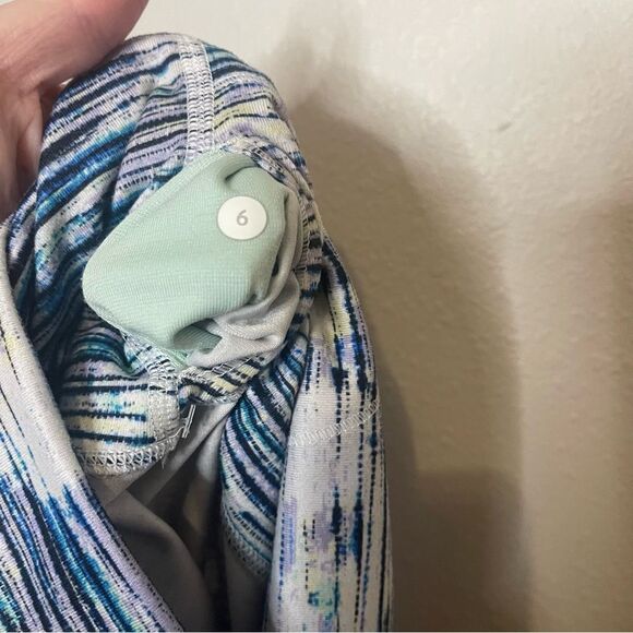 Lululemon wunder under blurry belle multi leggings size 6 23” - Picture 11 of 11